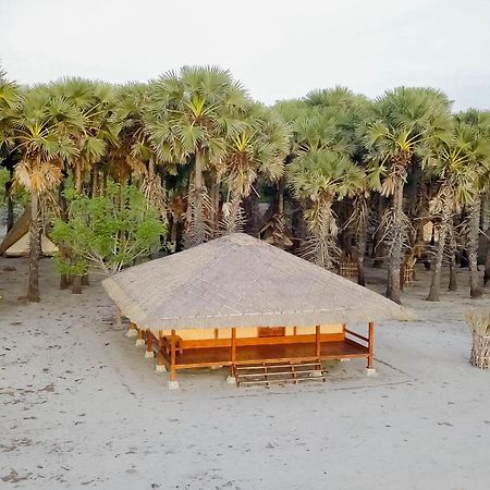 Costa Beach Resort & Club Waingapu Kültér fotó